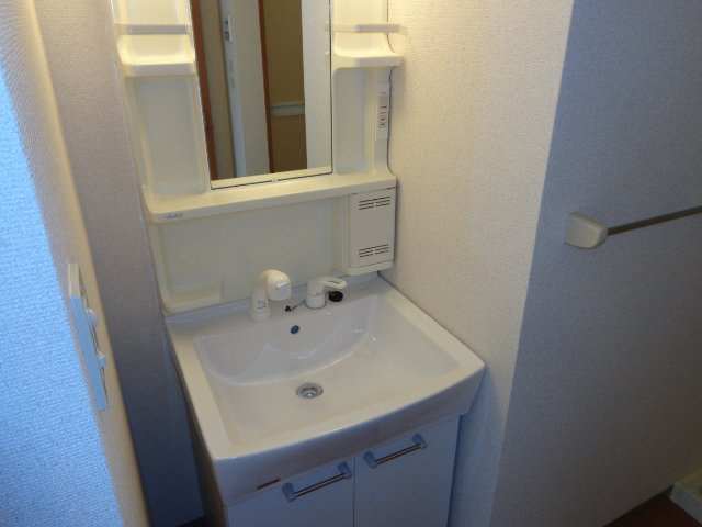 アーバンコートＴ．Ａ棟の洗面所|洗髪洗面化粧台