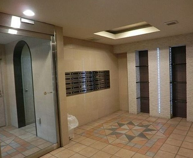 中野区江古田２丁目の賃貸マンションのエントランス