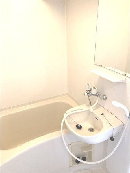 アイルモネ山手の浴室