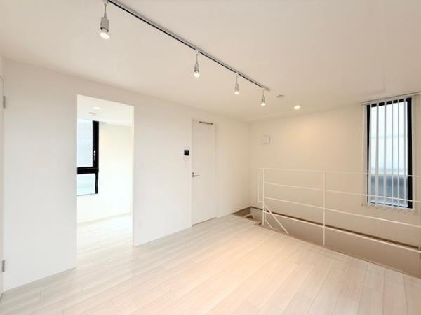 ＡＬＥＲＯ新中野ＩＩの居間・リビング