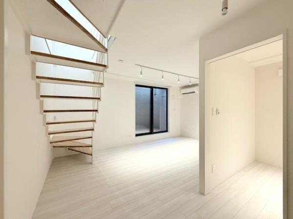 ＡＬＥＲＯ新中野ＩＩの居間・リビング