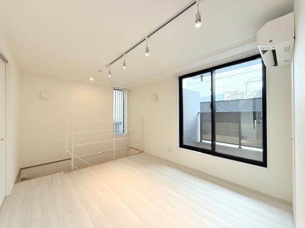 ＡＬＥＲＯ新中野ＩＩの居間・リビング