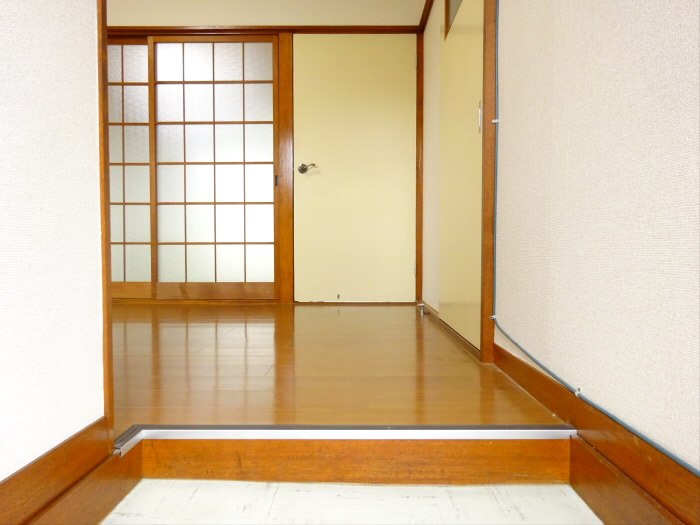 荻野マンションの玄関