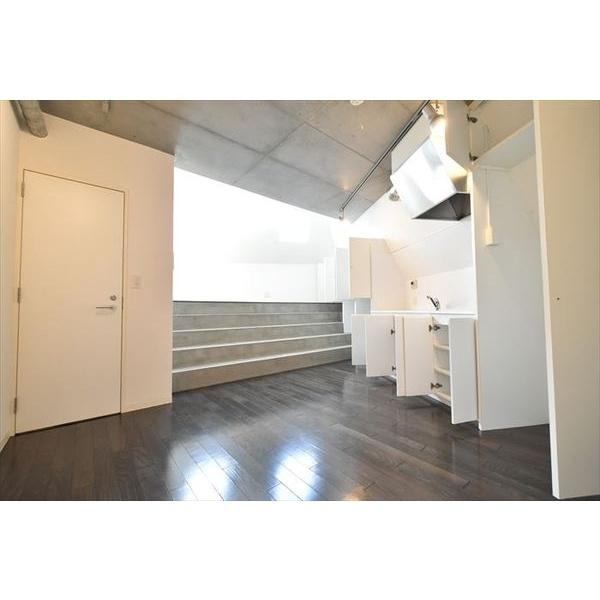 メイプル新中野の居間・リビング