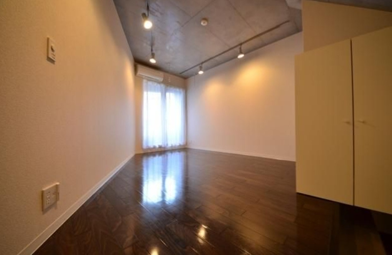 メイプル新中野の居間・リビング