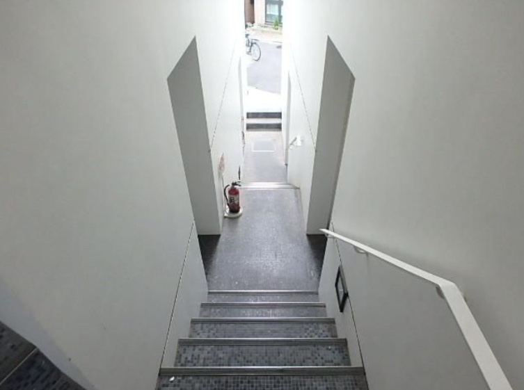 メイプル新中野の玄関