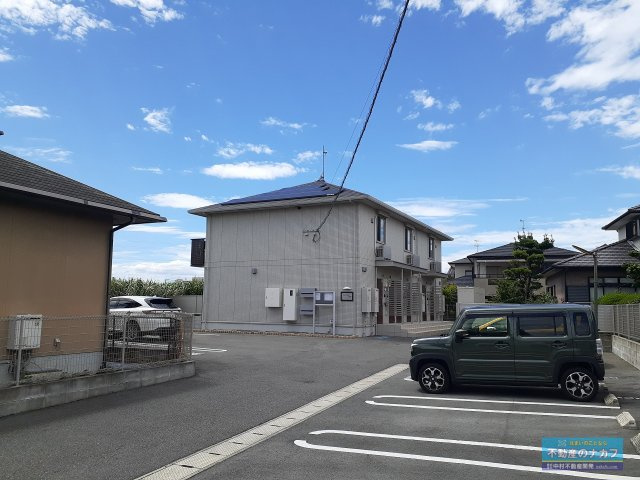 ブランピエール　サカエの駐車場