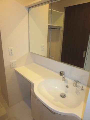 ブランピエール　サカエの独立洗面台|※反転タイプの部屋写真です