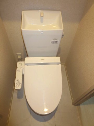 ブランピエール　サカエのトイレ|※反転タイプの部屋写真です