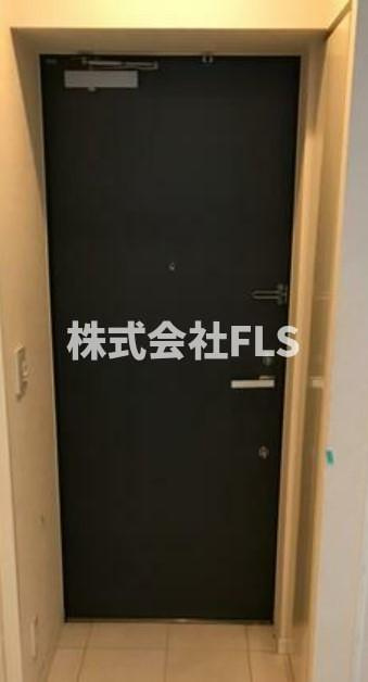千代田区神田錦町１丁目の賃貸マンションの玄関