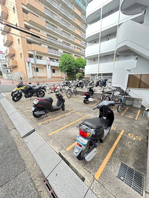 シャトラン弓木参番館の外観