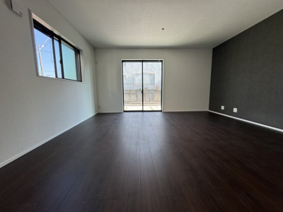 【居間・リビング】 | 瀬谷区下瀬谷3丁目新築戸建/カースペース3台/小・中学校徒歩10分圏内/収納充実