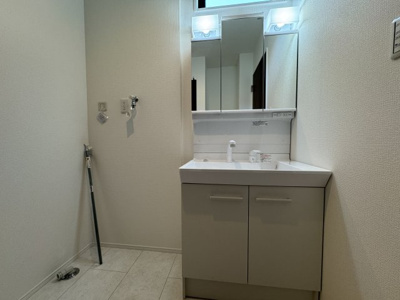 【独立洗面台】 | 瀬谷区下瀬谷3丁目新築戸建/カースペース3台/小・中学校徒歩10分圏内/収納充実