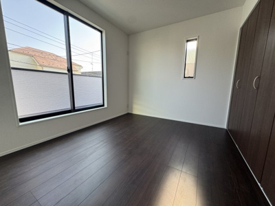 【洋室】 | 瀬谷区下瀬谷3丁目新築戸建/カースペース3台/小・中学校徒歩10分圏内/収納充実