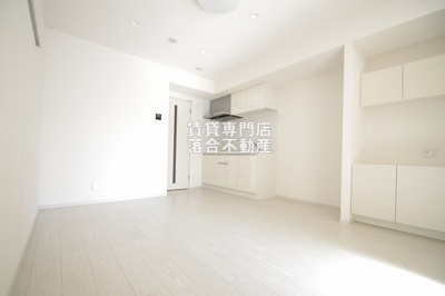 【居間・リビング】 | リブリ・淵野辺Ⅲ | テレビ台付き収納有り♪白基調の清潔感あるリビング♪