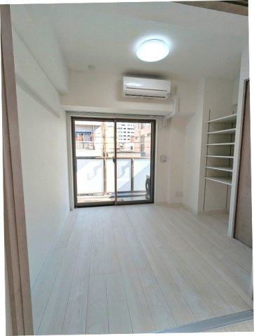 グランカーサ上野松が谷の設備|洋室にエアコン・クローゼット、全室照明付き、インターネット無料