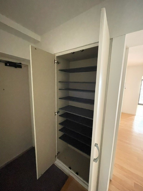 アールリエット浦和常盤Ａ棟の玄関