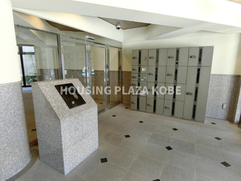 エフ・コート須磨高倉町のエントランス|宅配BOX