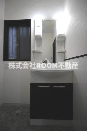 三股町貸家の独立洗面台|独立洗面台で身支度をすべて済ませてしまいましょう