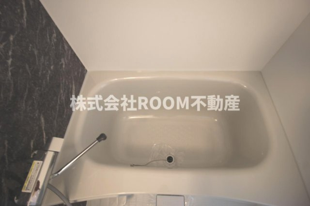三股町貸家の浴室|コンパクトで使いやすいお風呂です