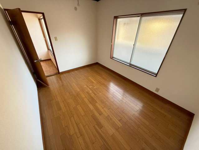 南紀寺町４丁目戸建の洋室