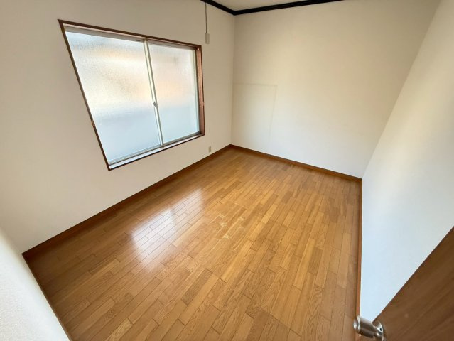 南紀寺町４丁目戸建の洋室