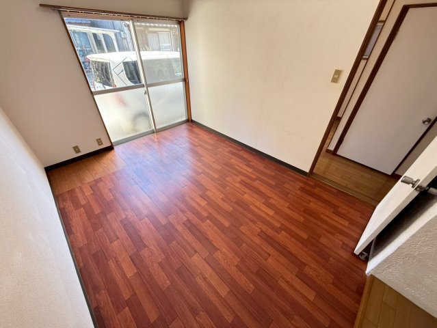 南紀寺町４丁目戸建の洋室