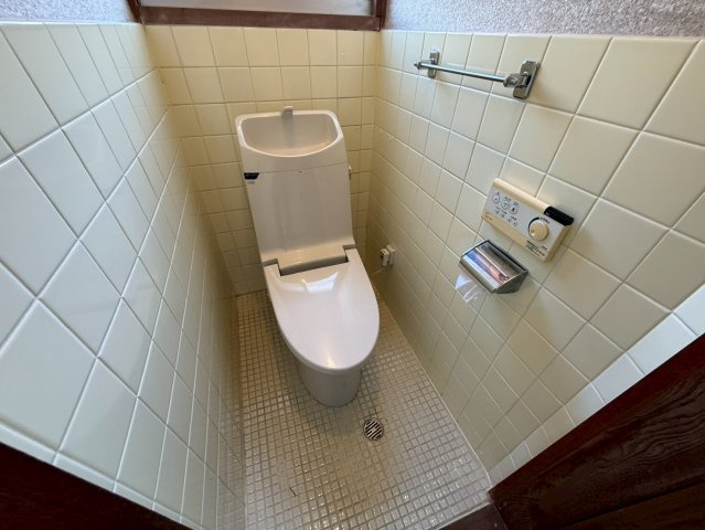 南紀寺町４丁目戸建のトイレ