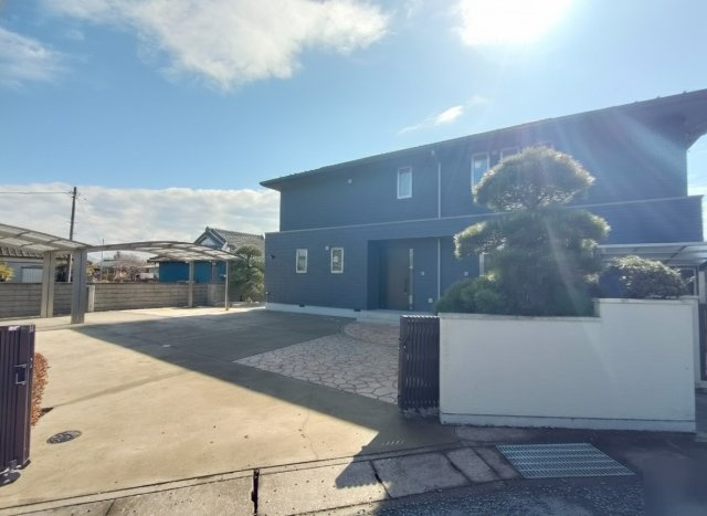 筑西市井上　築浅二世帯住宅の外観|内覧予約受付中♪1階4LDK、2階3LDKの1.2階二世帯分離型オール電化住宅です（＾＾）ぜひ、お気軽にお問い合わせください！
2026年2月撮影