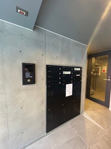 【エントランス】