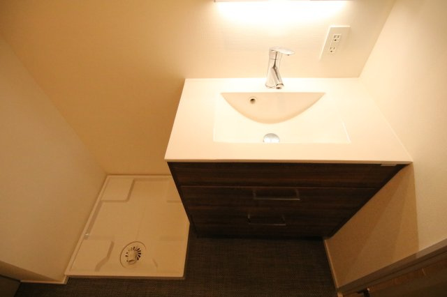 洗面台にコンセントもあるのでドライヤー使うのありですね！