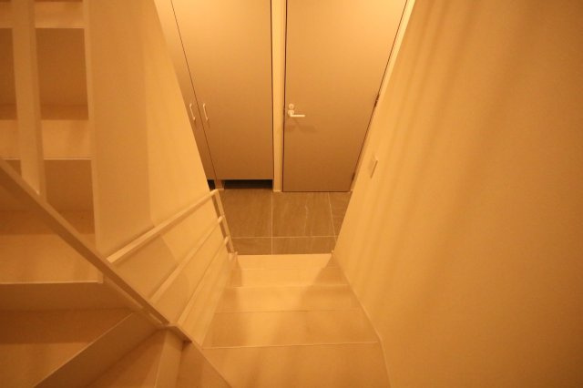 室内に階段があります！