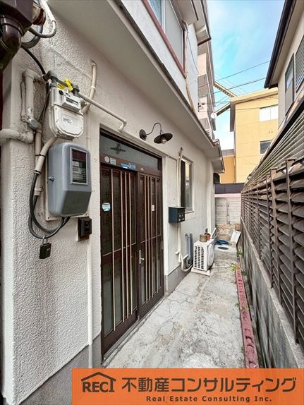 神戸市灘区城内通4丁目　中古戸建のエントランス
