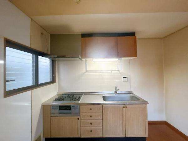 つくばみらい市伊奈東　中古戸建てのキッチン|キッチン写真。