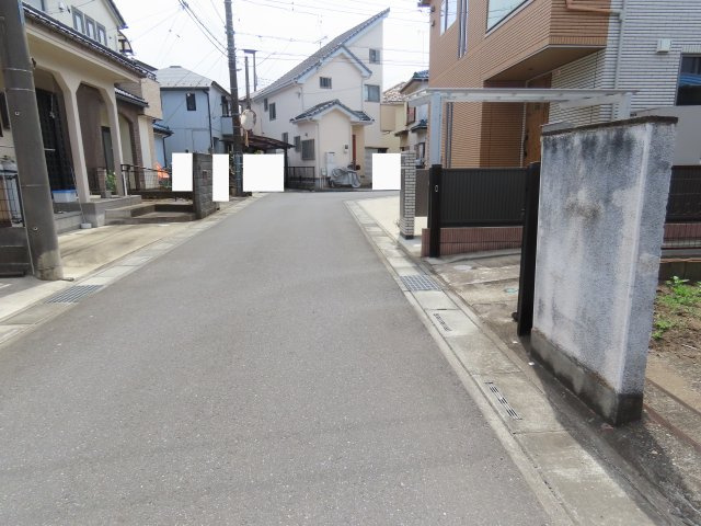 鶴ヶ島市中新田売地の前面道路含む現地写真
