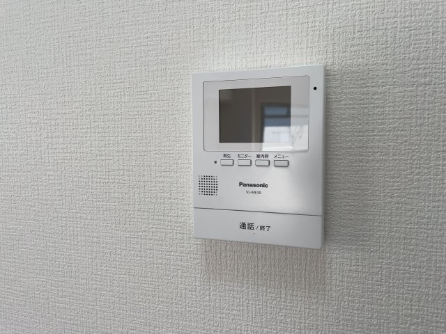 チサンマンション小笹の防犯設備|【防犯】ＴＶモニター付きインターホン、防犯にも安心です♪