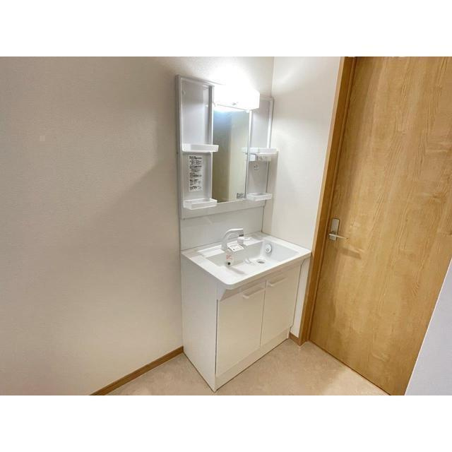 Ｋｏｌｅｔ柏五條谷＃１２の独立洗面台|使いやすい独立洗面台です