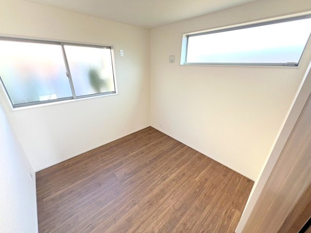 武蔵村山市残堀1丁目　全4棟　新築戸建の洋室