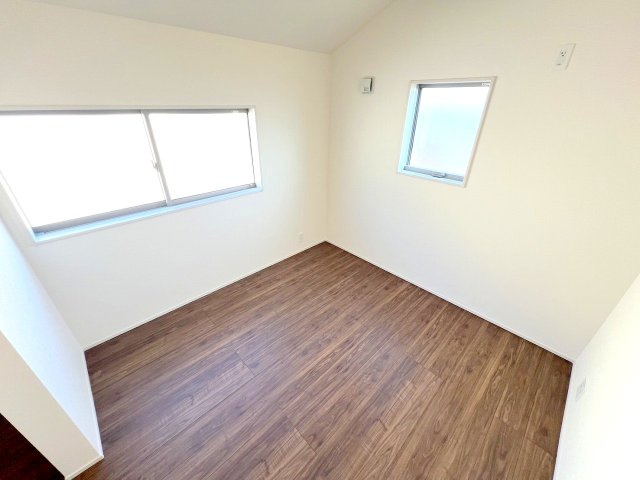 武蔵村山市残堀1丁目　全4棟　新築戸建の洋室