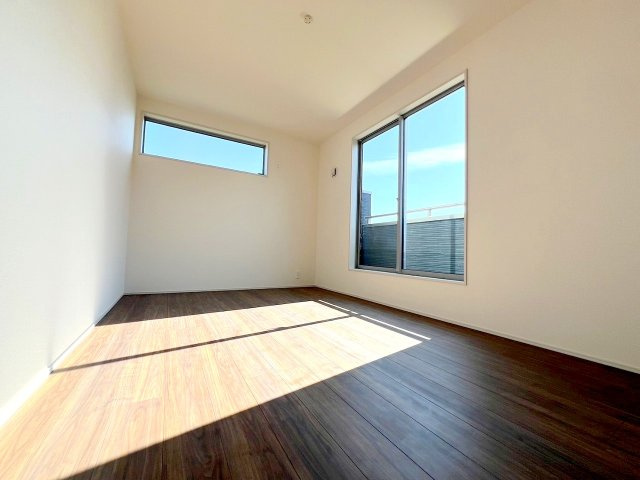 武蔵村山市残堀1丁目　全4棟　新築戸建の洋室