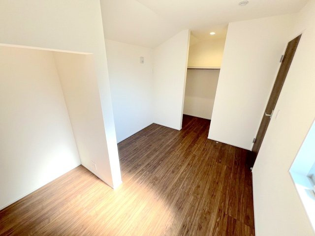 武蔵村山市残堀1丁目　全4棟　新築戸建の洋室