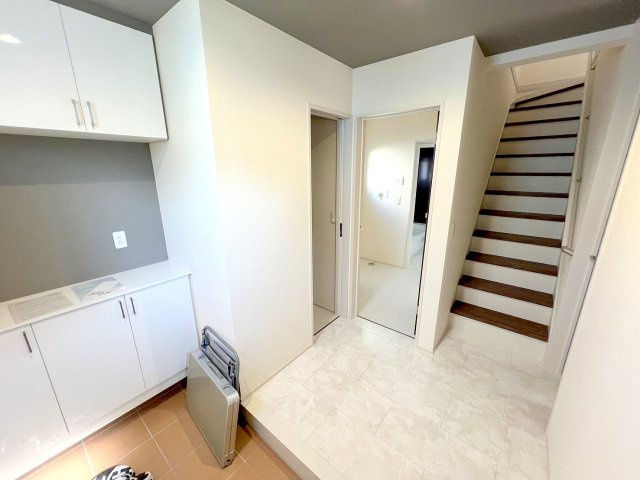 武蔵村山市残堀1丁目　全4棟　新築戸建の玄関