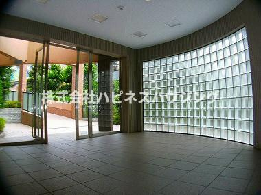 セザンつくし野のエントランス