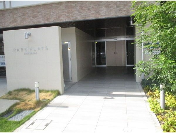 パークフラッツ新栄のエントランス