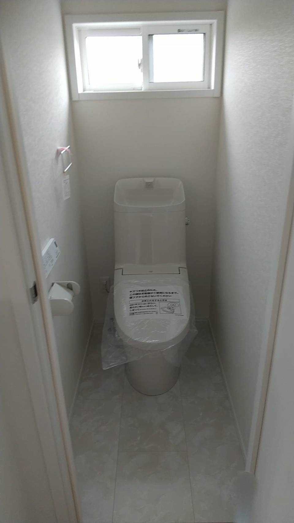 小倉南区中曽根2丁目　中古戸建のトイレ|シンプルで使い勝手の良いお手洗い♪
※入居前のお写真になります。
【小倉南区　中古戸建】