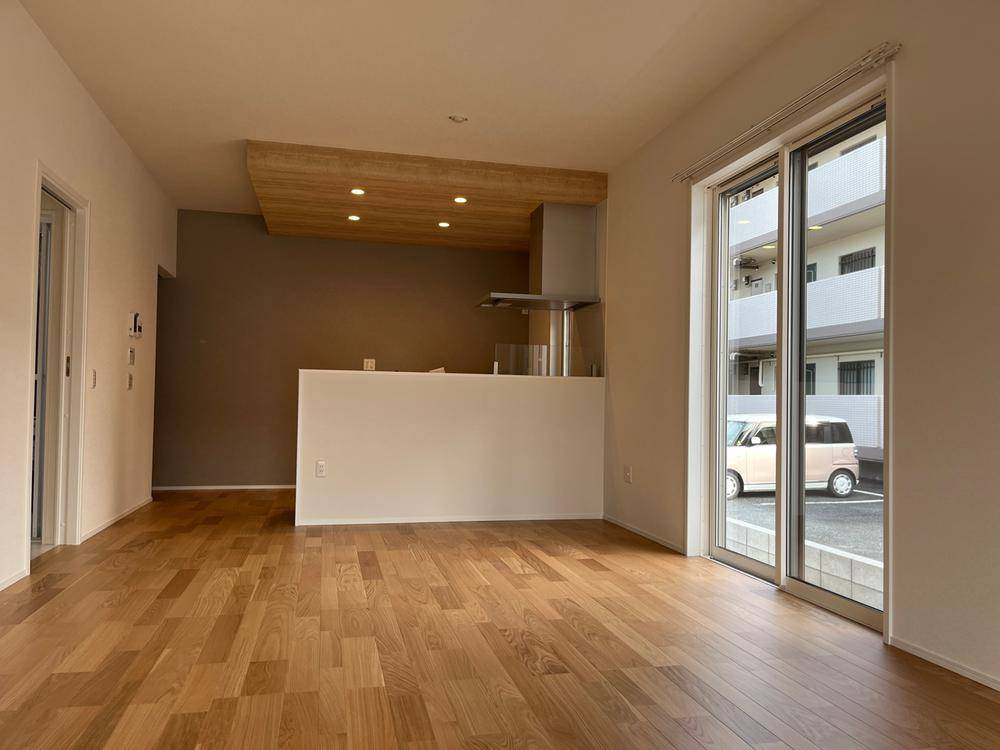 小倉南区中曽根2丁目　中古戸建のキッチン|下がり天井がオシャレなキッチン♪※入居前のお写真になります。
【小倉南区　中古戸建】