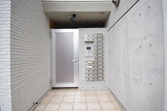 【エントランス】