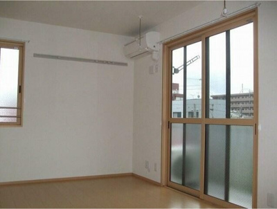 【内装】 | Rose Wind～ばらの風～（ローズウィンドウ） | 明るい色調の室内です