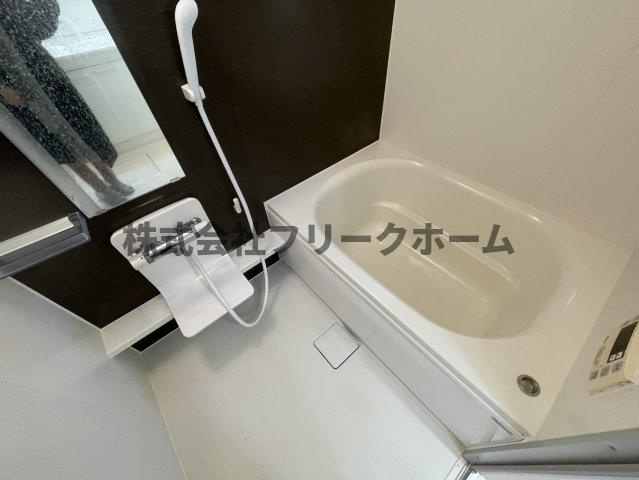 小金井市東町５丁目のアパートの浴室