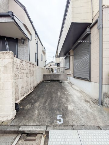 クオリティ・プレジオの駐車場